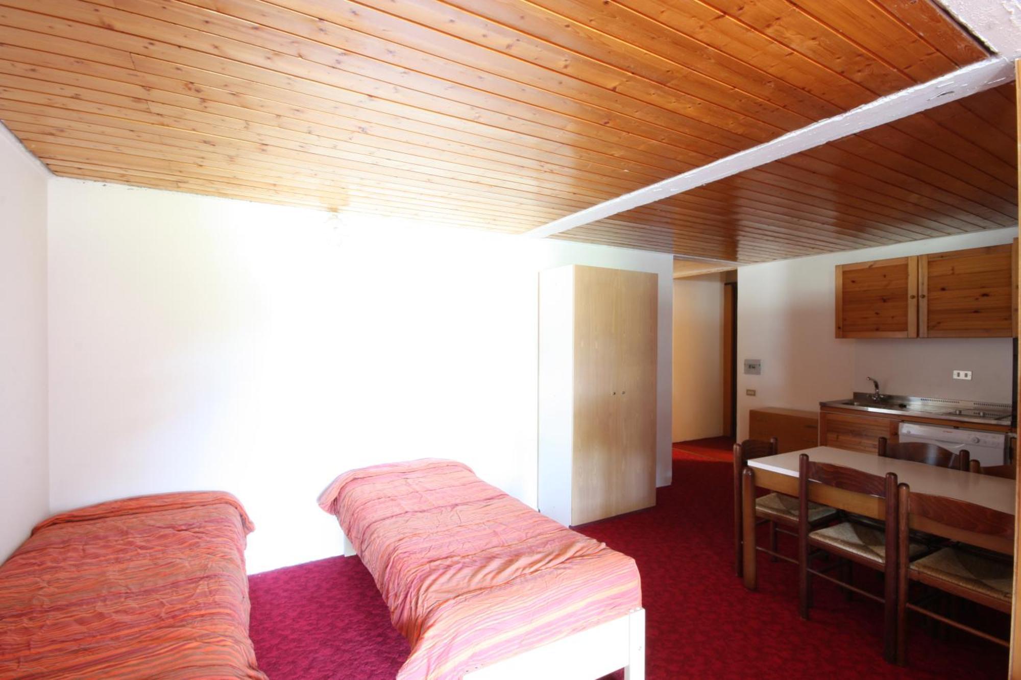 Marilleva 1400 Appartamenti Montana Room photo